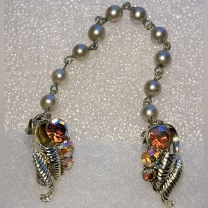 Vintage AB Sweater Clip